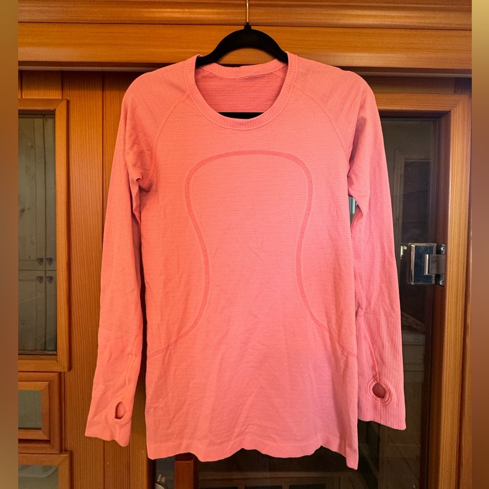 Lululemon Swiftly Tech long sleeve shirt in like New condition